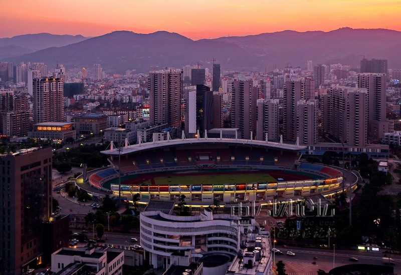 【i航拍】体育中心周边各大高楼再拍莆田绚丽夜景